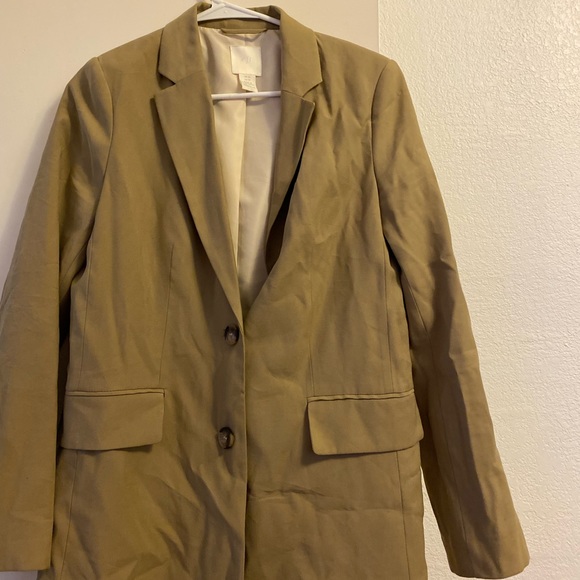 H&M Blazer tan size 2only worn once - Picture 2 of 2